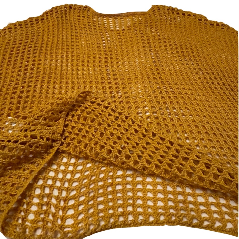 sunflower knit top XL, yellow knit top XL, round straw tote bag - Picture 11 of 12
